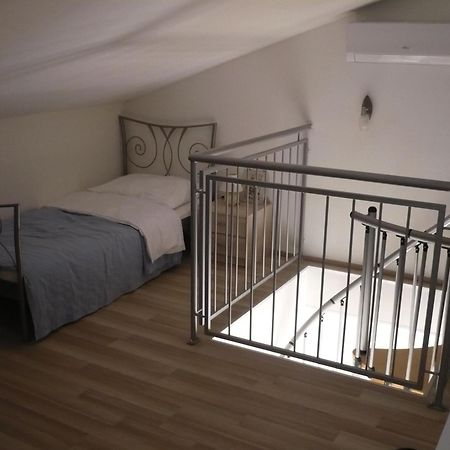 Olive Apartments Ugljan Εξωτερικό φωτογραφία