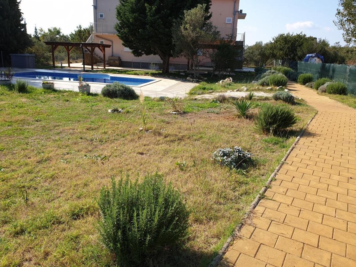 Olive Apartments Ugljan Εξωτερικό φωτογραφία