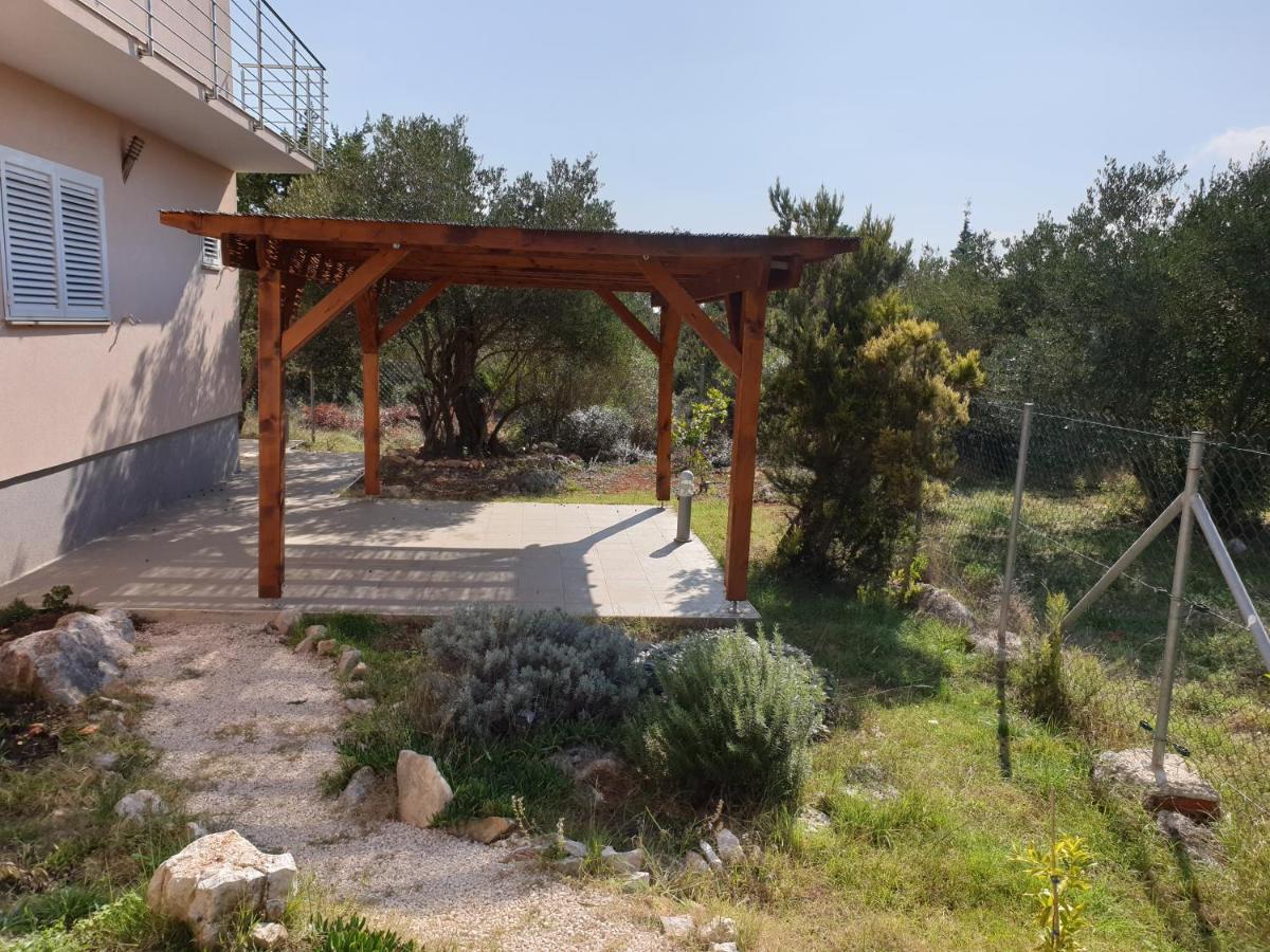 Olive Apartments Ugljan Εξωτερικό φωτογραφία