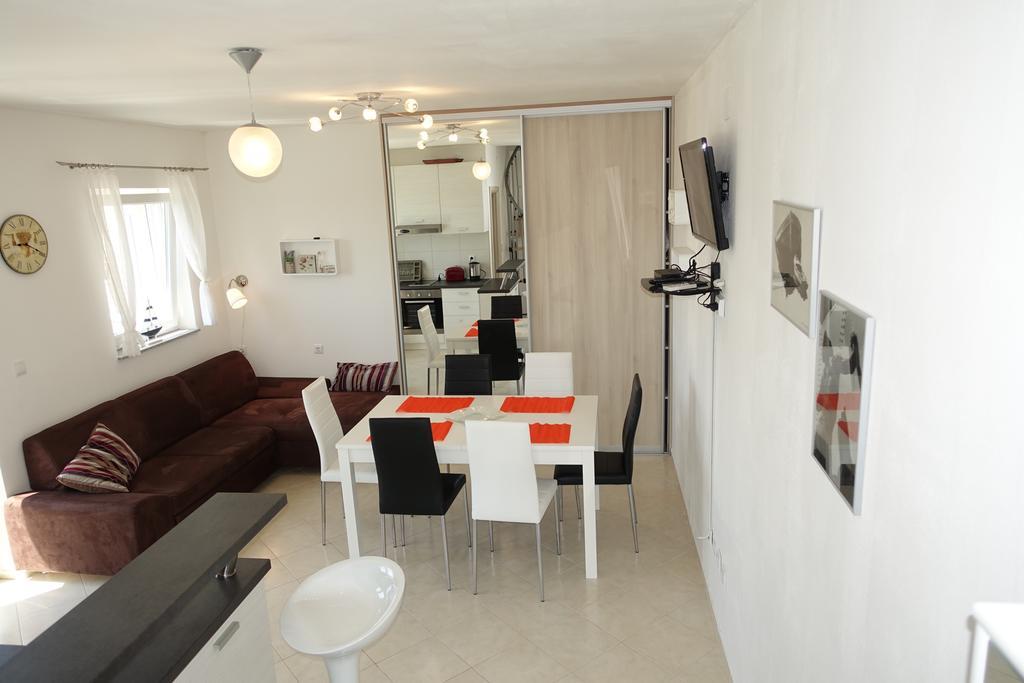 Olive Apartments Ugljan Εξωτερικό φωτογραφία