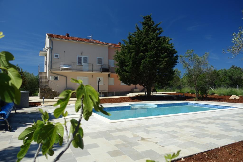 Olive Apartments Ugljan Εξωτερικό φωτογραφία