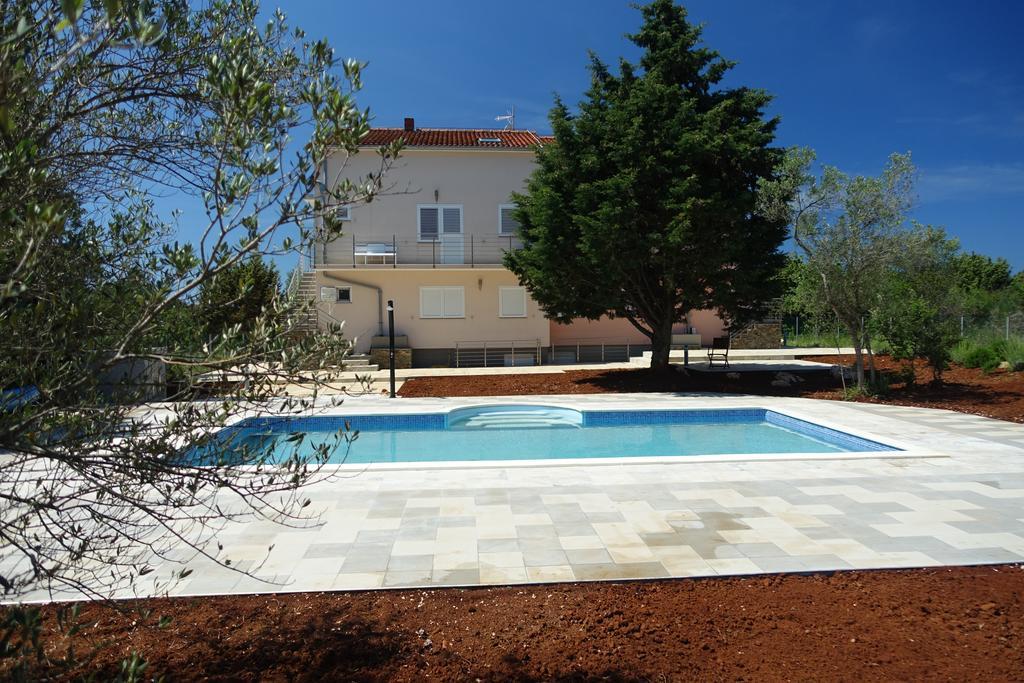 Olive Apartments Ugljan Εξωτερικό φωτογραφία