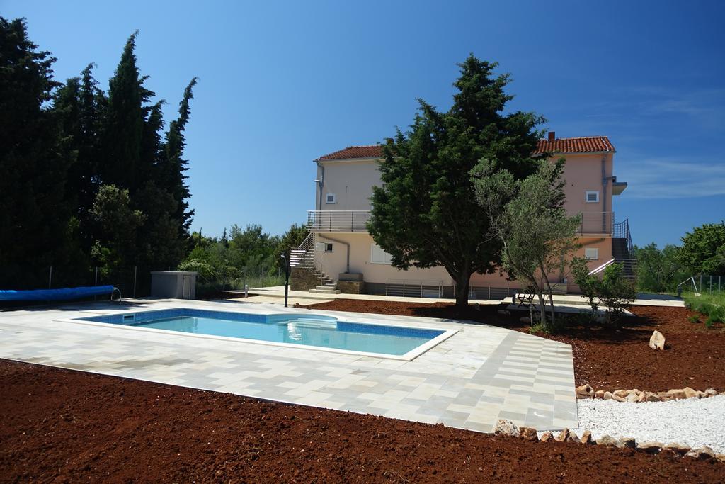 Olive Apartments Ugljan Εξωτερικό φωτογραφία