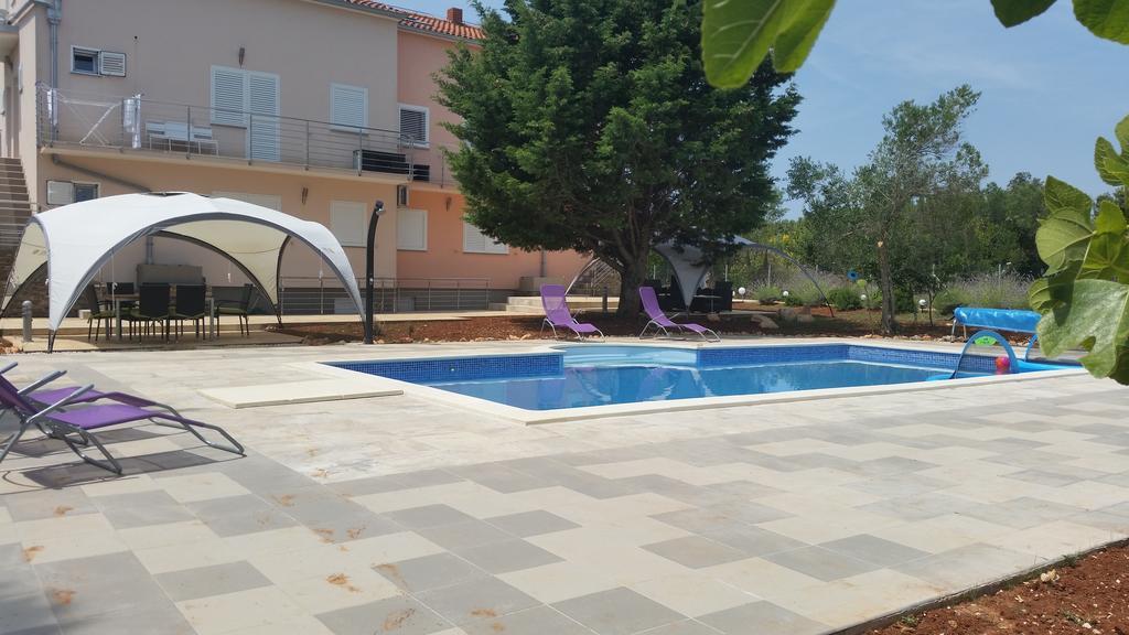 Olive Apartments Ugljan Εξωτερικό φωτογραφία